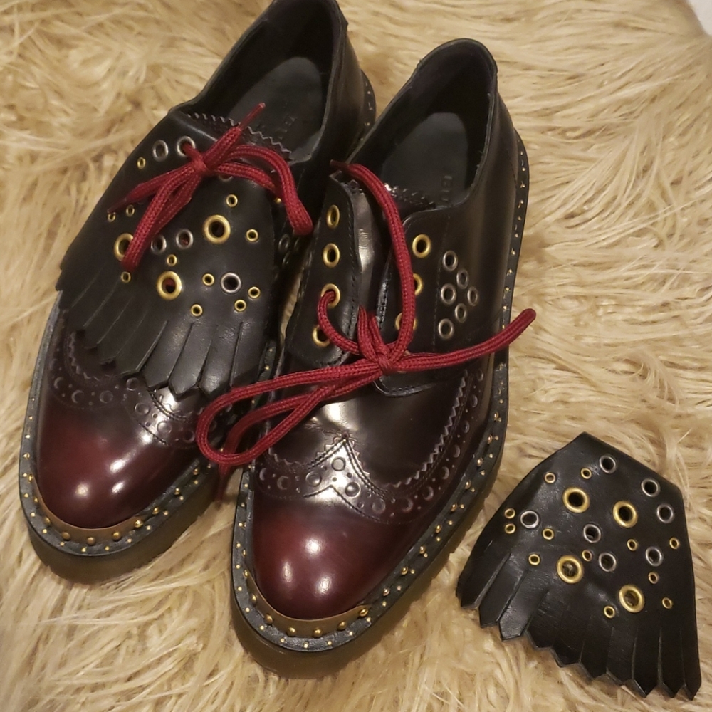 Burberry Bissett Bisset Wingtip Fringe